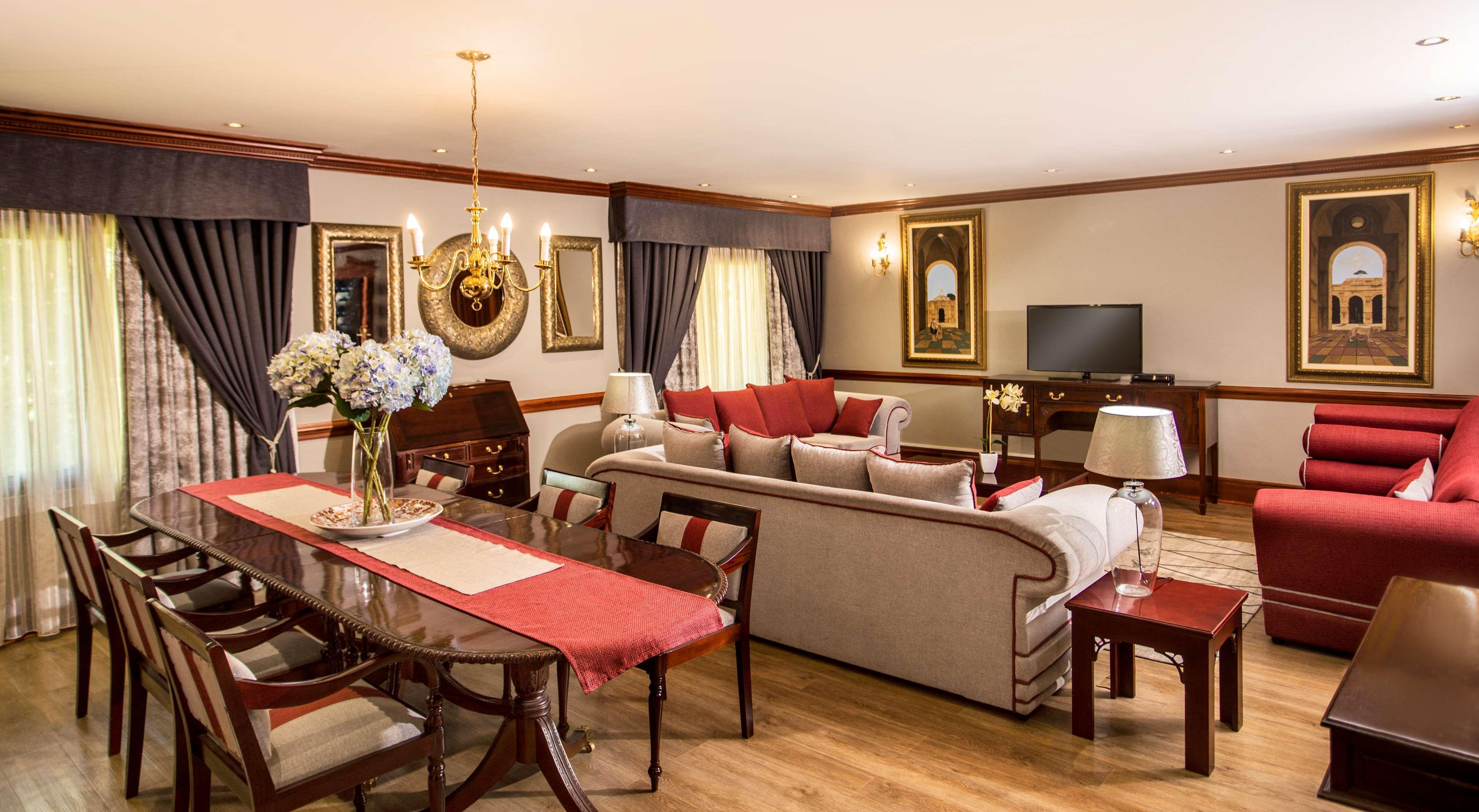 Avani Gaborone Resort & Casino Экстерьер фото