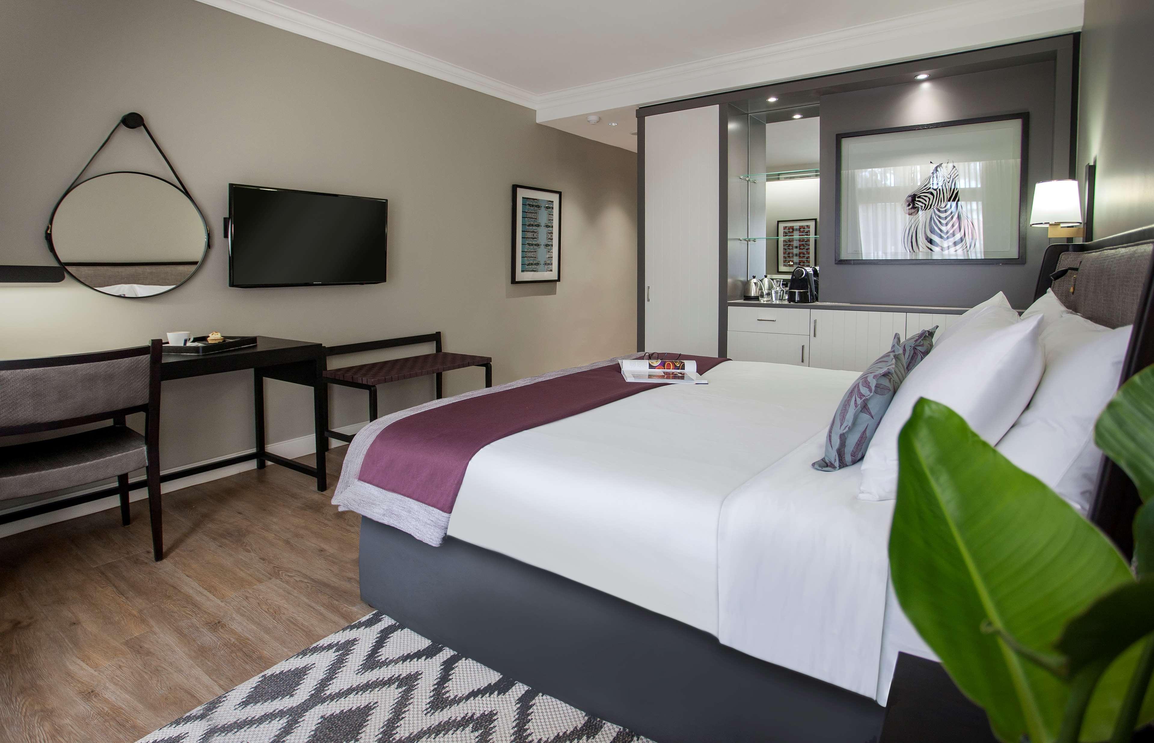 Avani Gaborone Resort & Casino Экстерьер фото