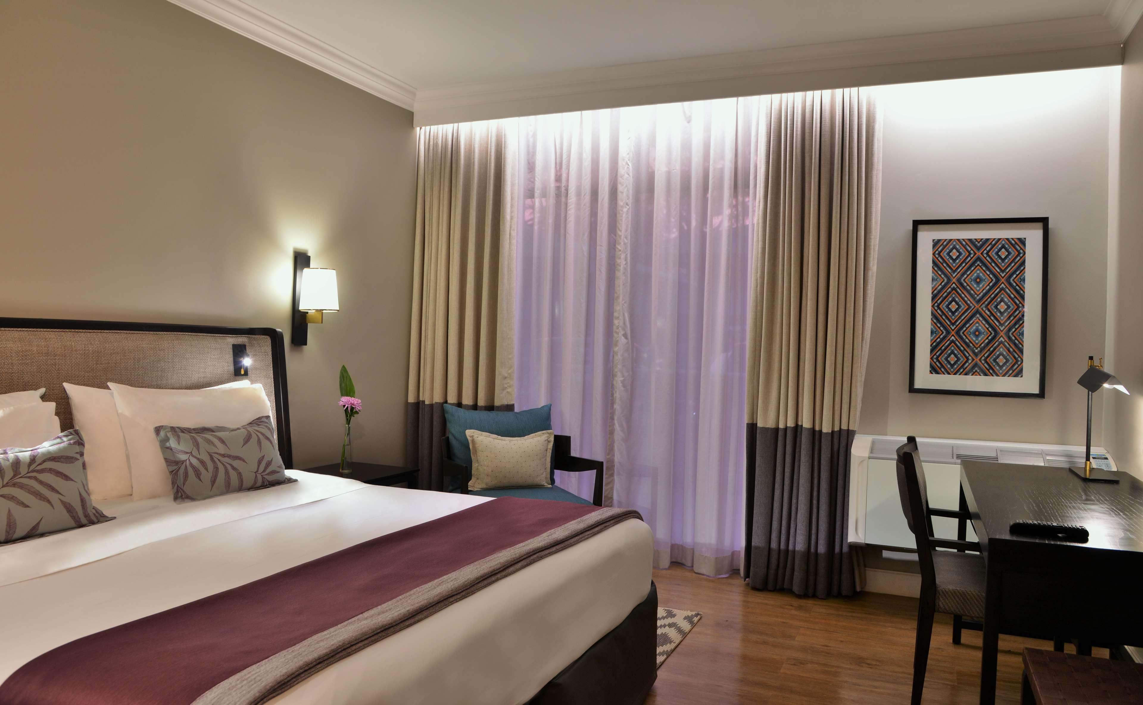 Avani Gaborone Resort & Casino Экстерьер фото