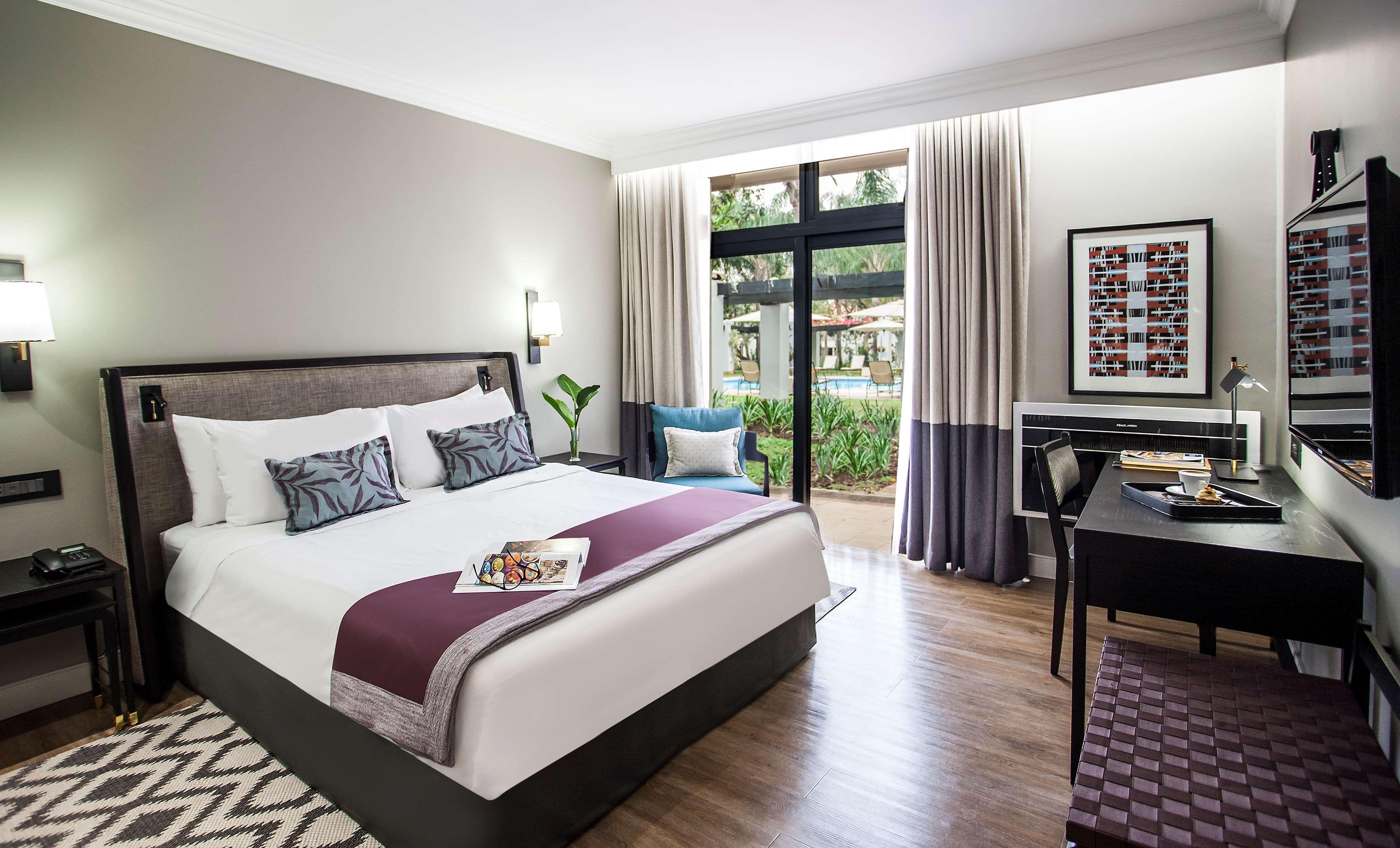Avani Gaborone Resort & Casino Экстерьер фото