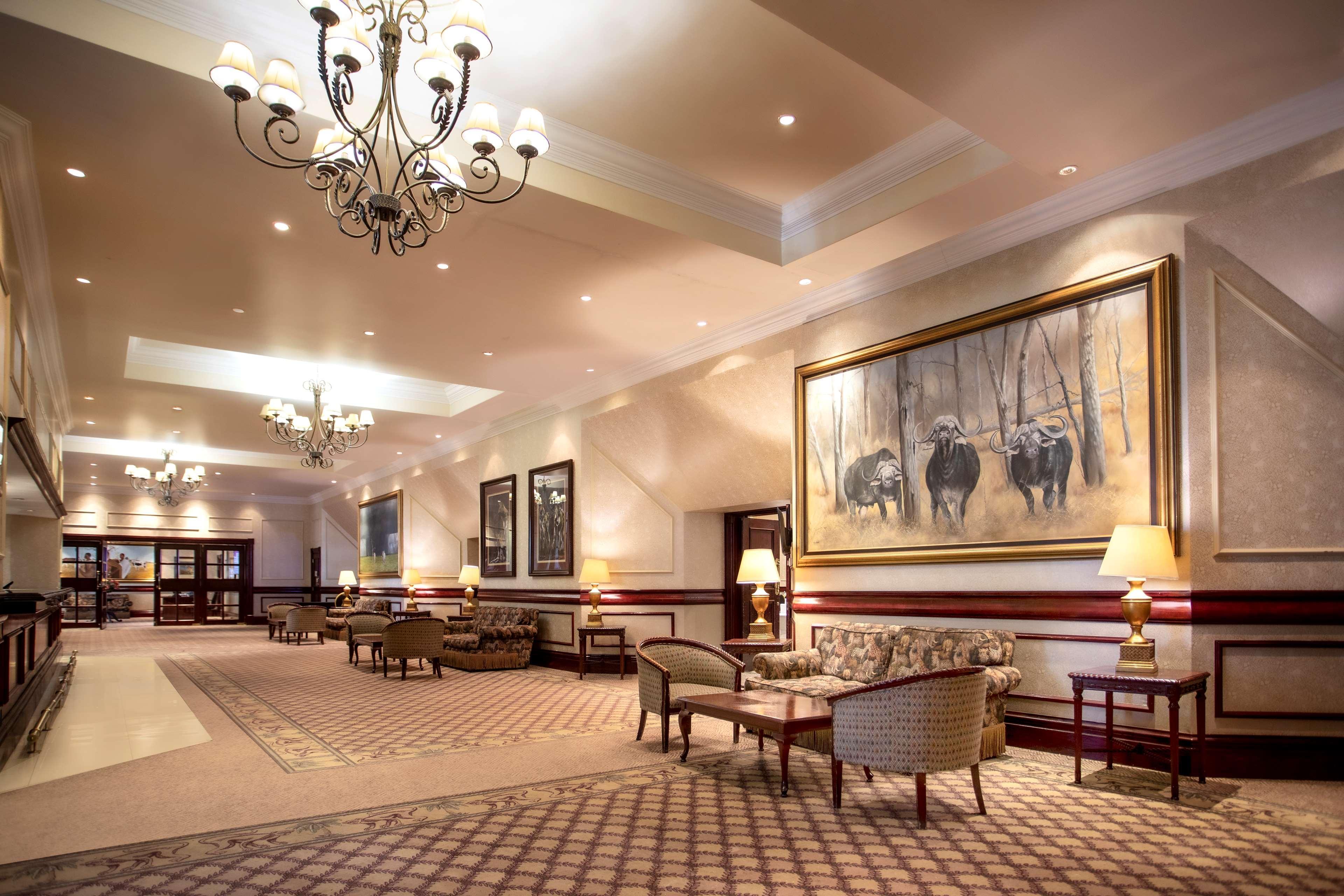 Avani Gaborone Resort & Casino Экстерьер фото