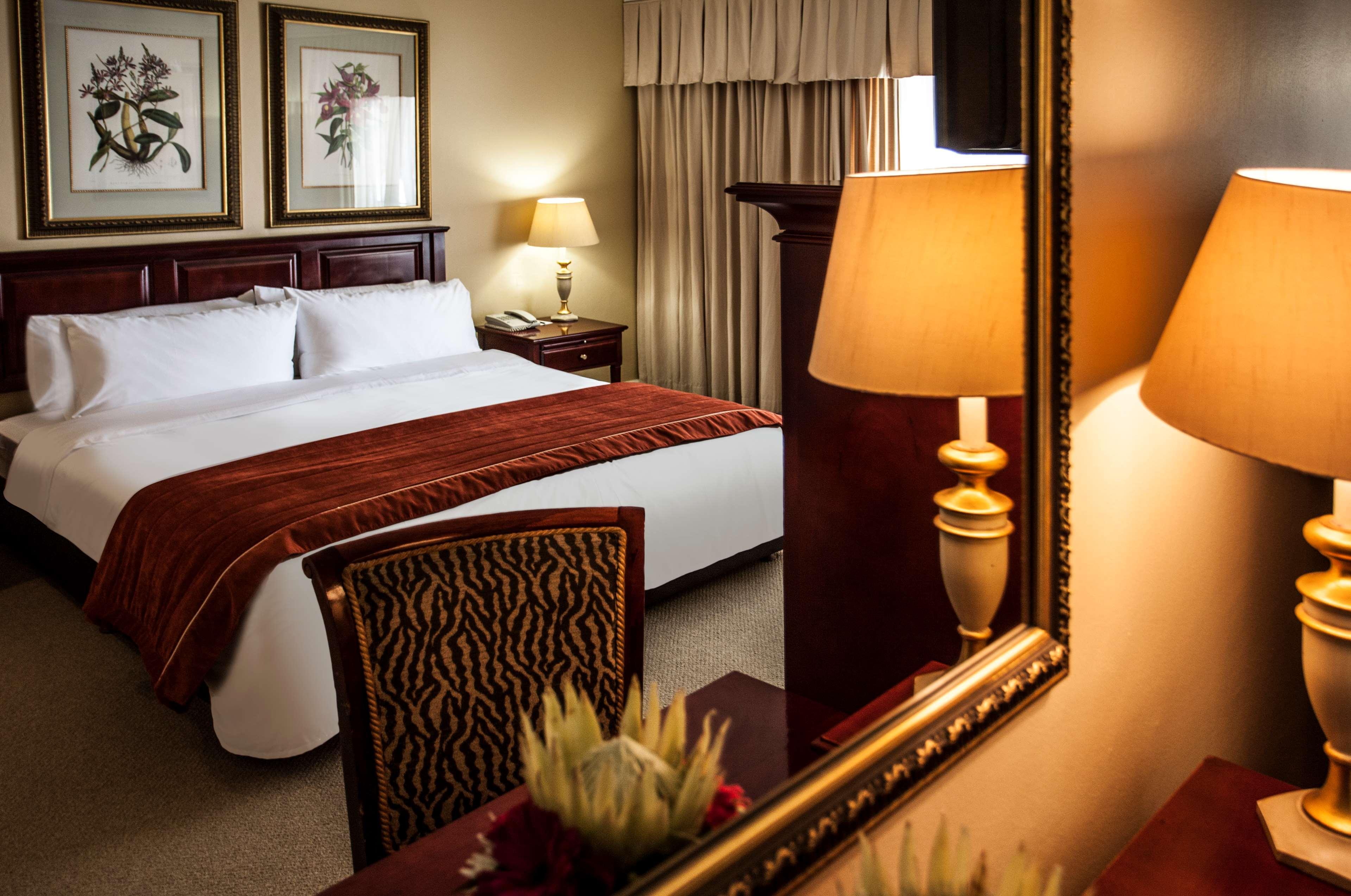 Avani Gaborone Resort & Casino Экстерьер фото