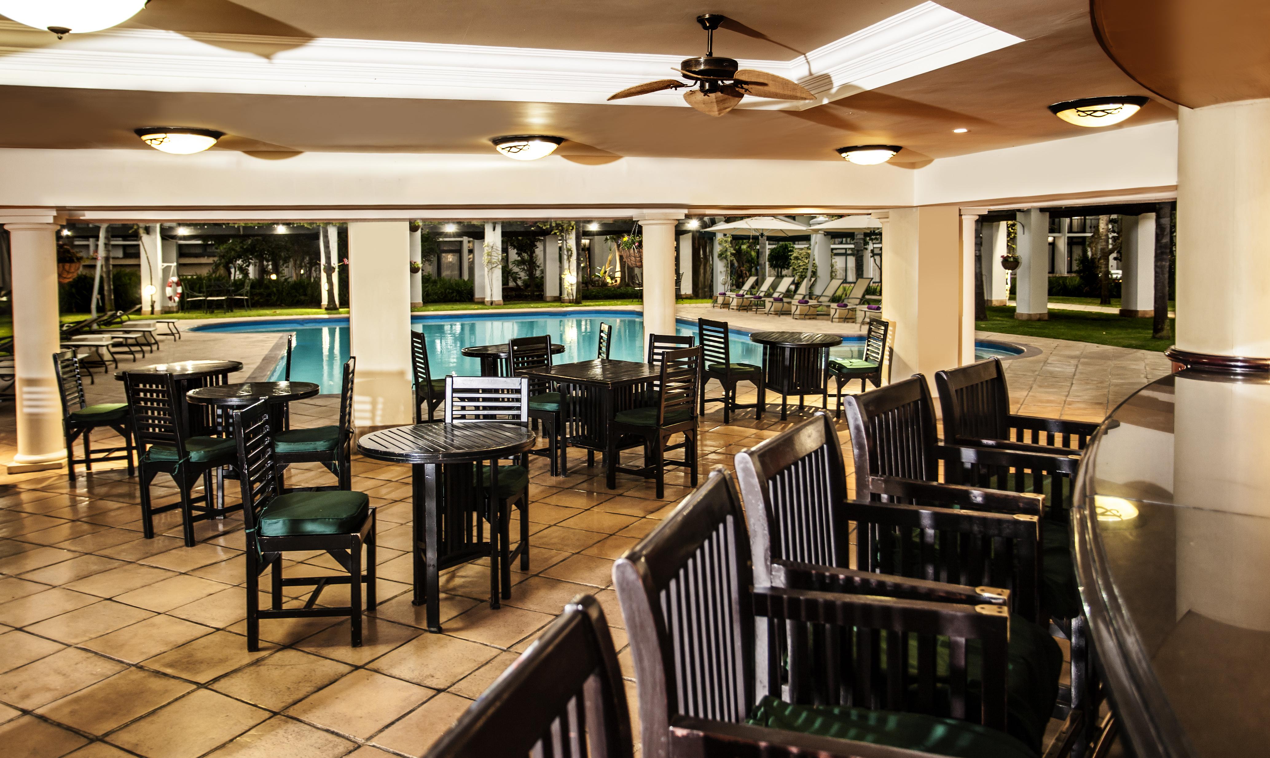 Avani Gaborone Resort & Casino Экстерьер фото